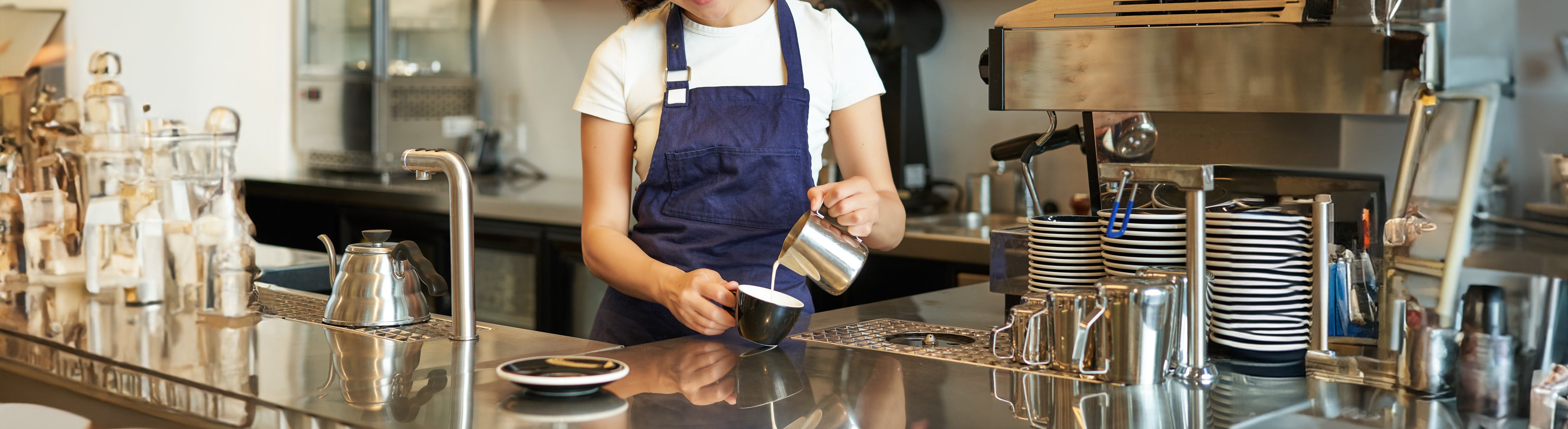 Bannière pour formation barista B2B – apprentissage du café de spécialité et techniques professionnelles pour les professionnels et entreprises