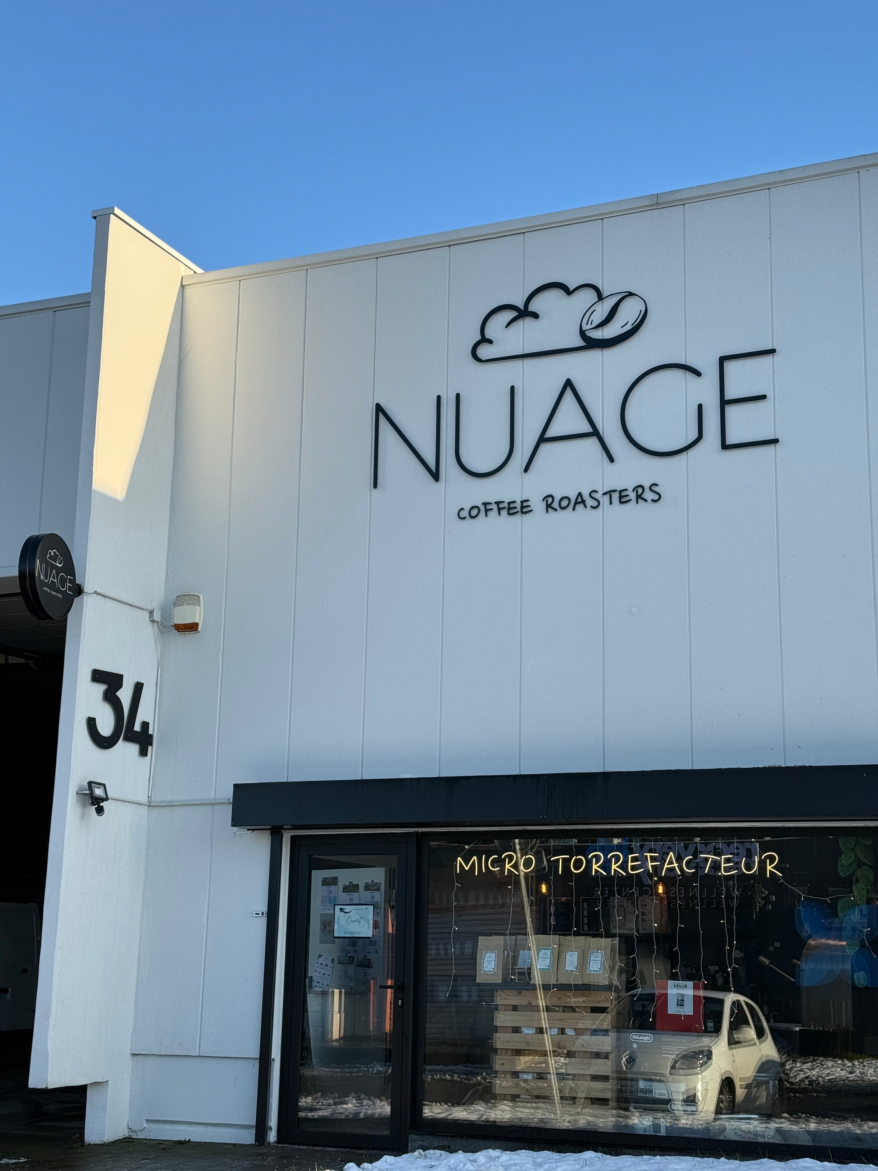 Façade du magasin Nuage Coffee Roasters à Hem – café de spécialité torréfié artisanalement