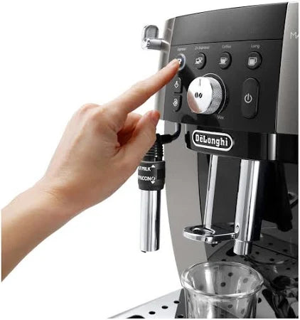 Zoom sur les options proposées par la machine à café Delonghi Magnifica S pour café de spécialité en grains – adaptée aux professionnels et particuliers, Nuage Coffee Roasters